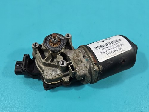 Scheibenwischermotor vorne